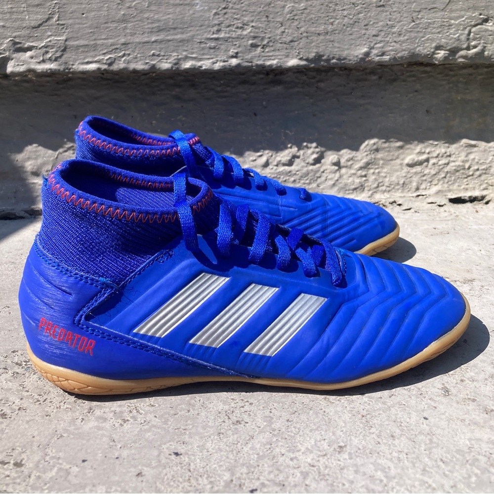ADIDAS JUNIOR PREDATOR 18.3 (PBB 698007) Soccer Indoor SIZE US 3.5 UK 3